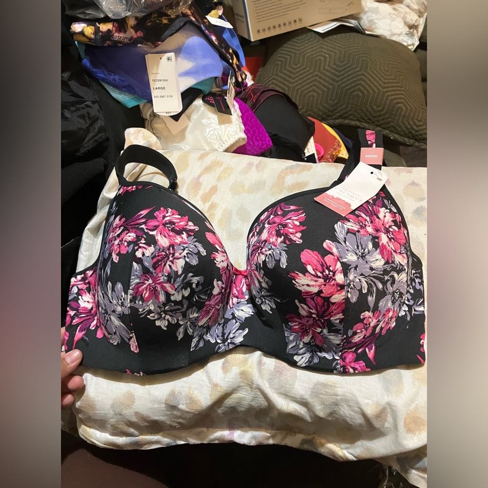 NWT cacique 40DDD bra